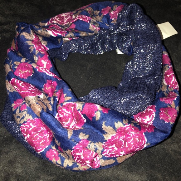 Infinity scarf - Picture 1 of 2